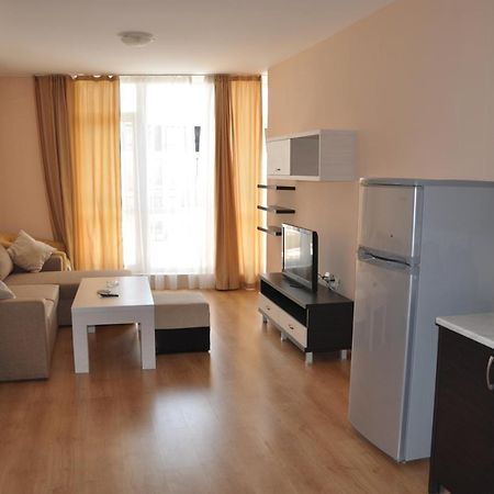 Luxor Apartments Поморие Екстериор снимка