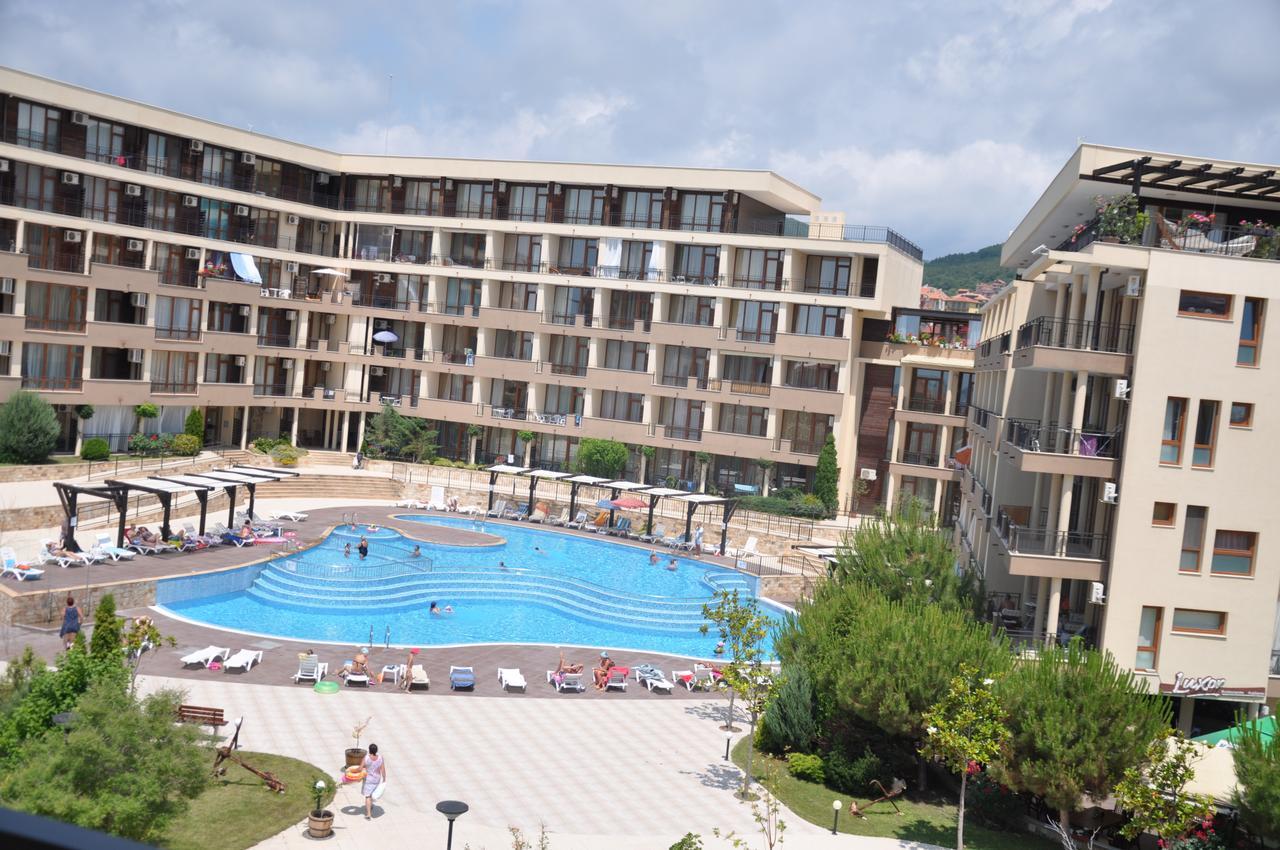 Luxor Apartments Поморие Екстериор снимка