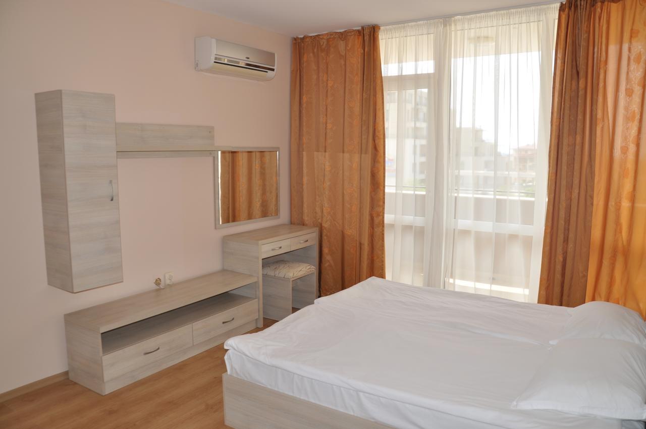 Luxor Apartments Поморие Екстериор снимка