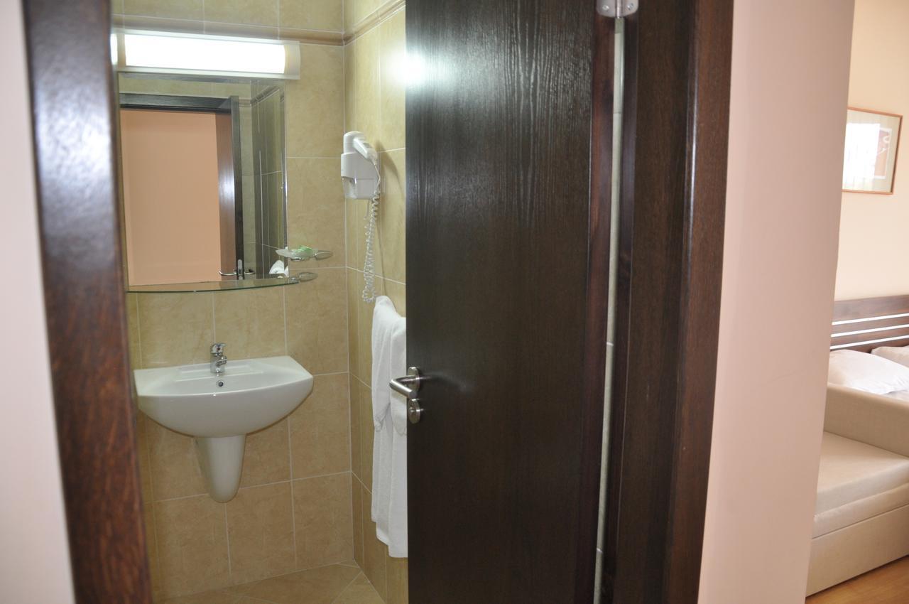 Luxor Apartments Поморие Екстериор снимка