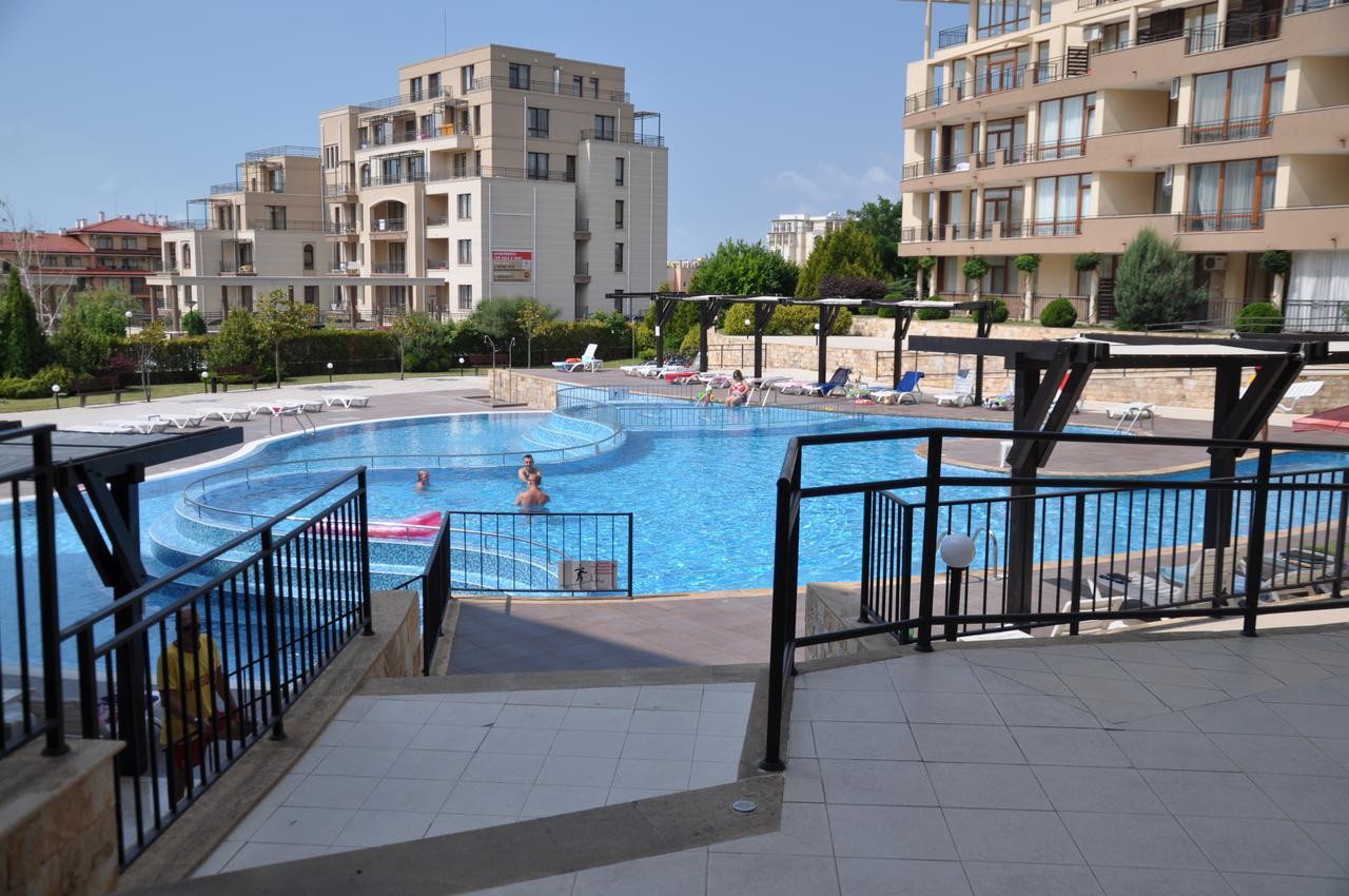 Luxor Apartments Поморие Екстериор снимка