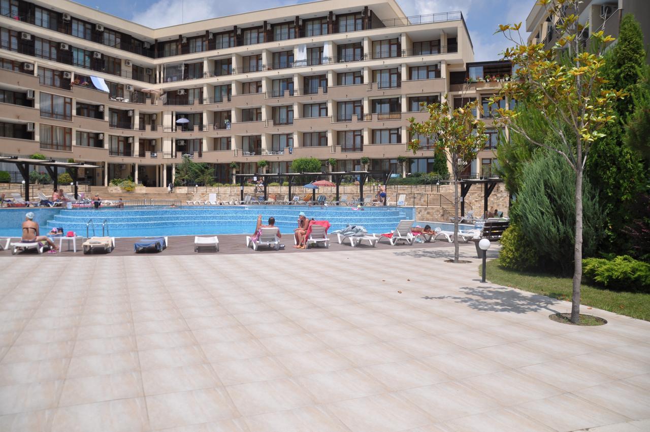 Luxor Apartments Поморие Екстериор снимка