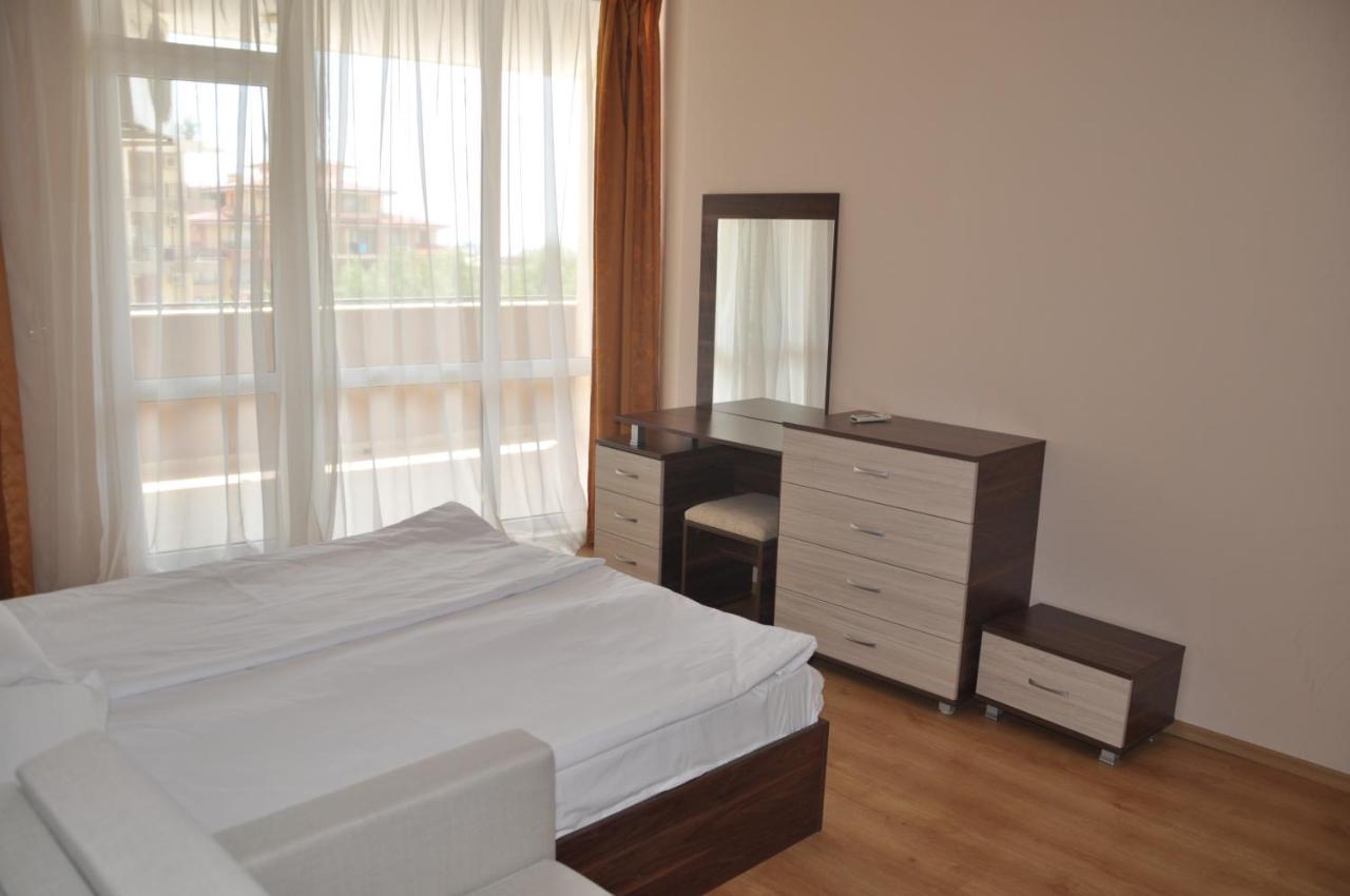 Luxor Apartments Поморие Екстериор снимка