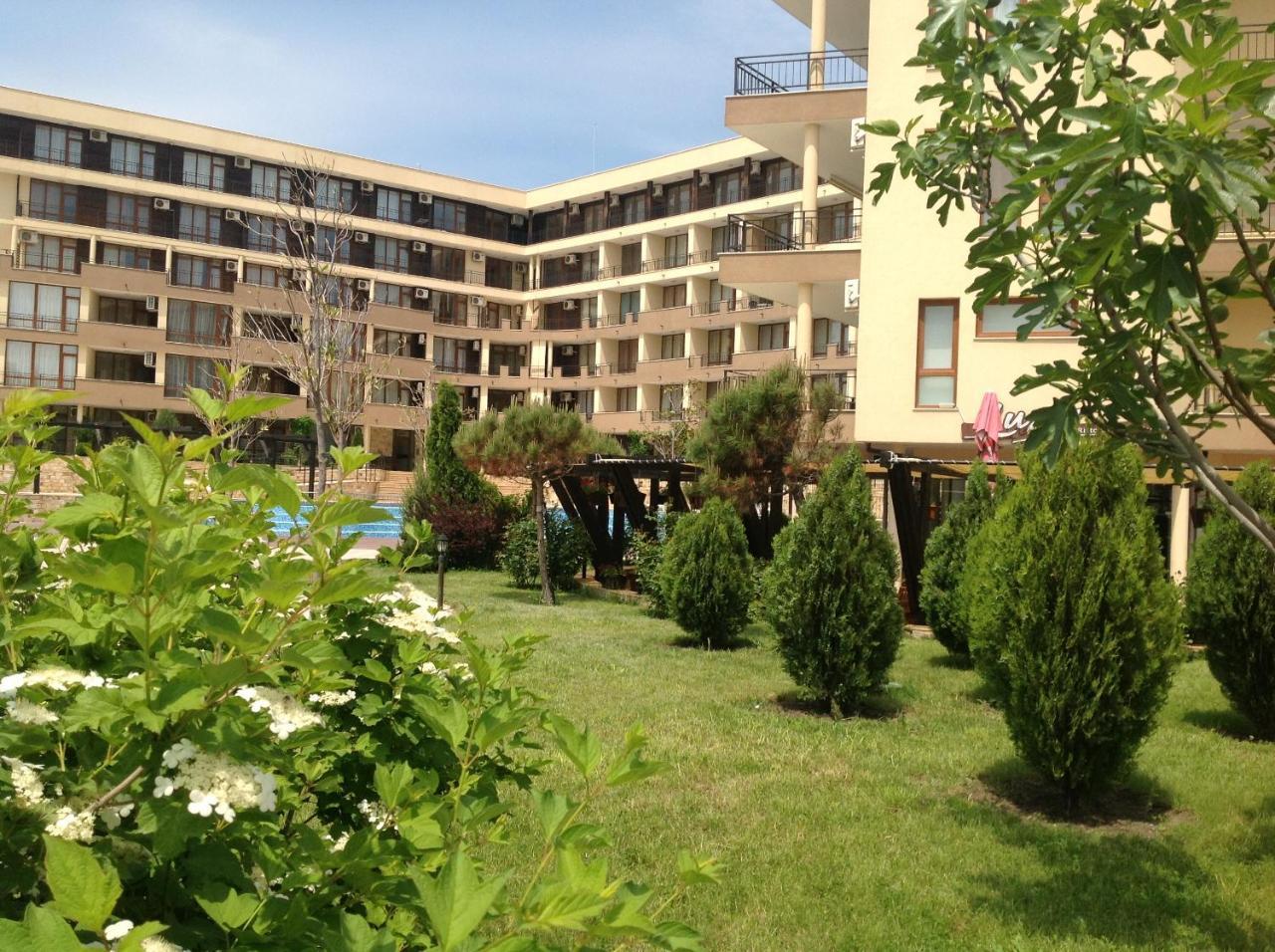 Luxor Apartments Поморие Екстериор снимка