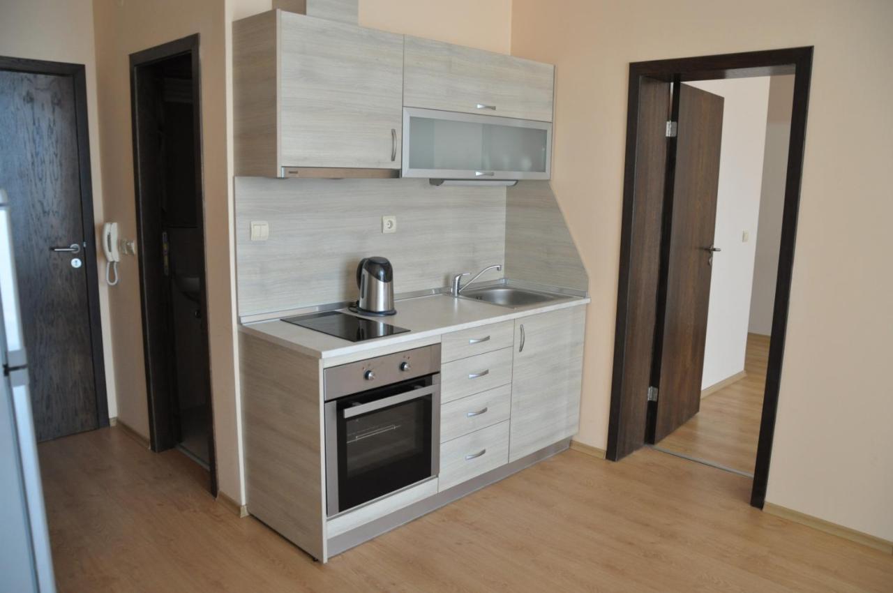 Luxor Apartments Поморие Екстериор снимка