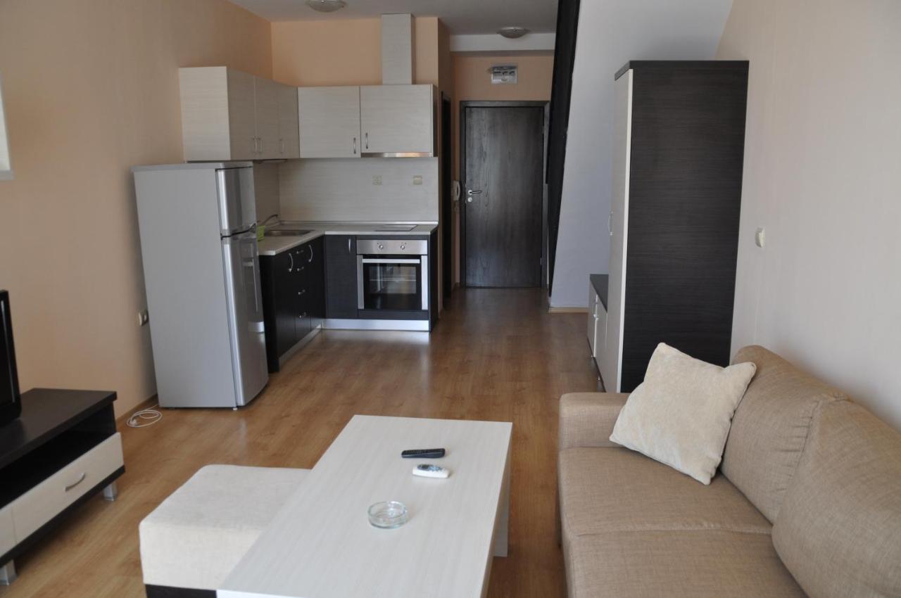 Luxor Apartments Поморие Екстериор снимка